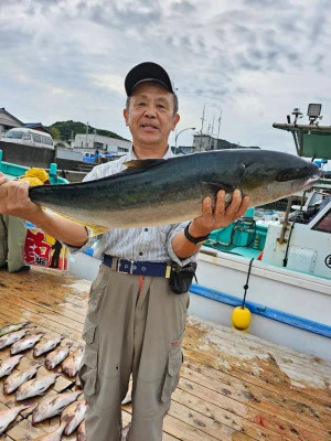 海上釣堀 辨屋の2024年10月31日(木)4枚目の写真