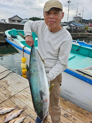 海上釣堀 辨屋の2024年10月31日(木)5枚目の写真