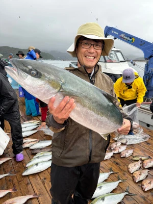 海上釣堀 辨屋の2024年11月2日(土)3枚目の写真