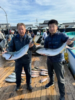 海上釣堀 辨屋の2024年11月8日(金)3枚目の写真