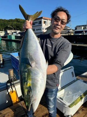 海上釣堀 辨屋の2024年11月12日(火)3枚目の写真