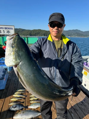 海上釣堀 辨屋の2024年11月13日(水)4枚目の写真