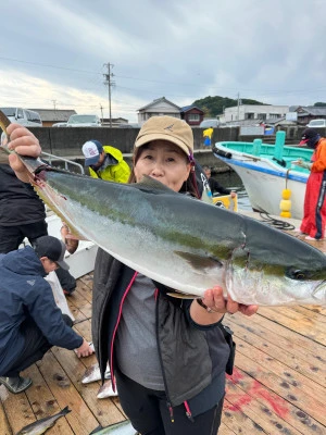 海上釣堀 辨屋の2024年11月14日(木)1枚目の写真