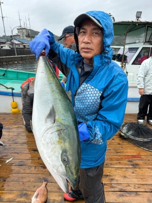 海上釣堀 辨屋の2024年11月16日(土)2枚目の写真