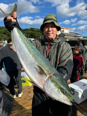 海上釣堀 辨屋の2024年11月18日(月)2枚目の写真